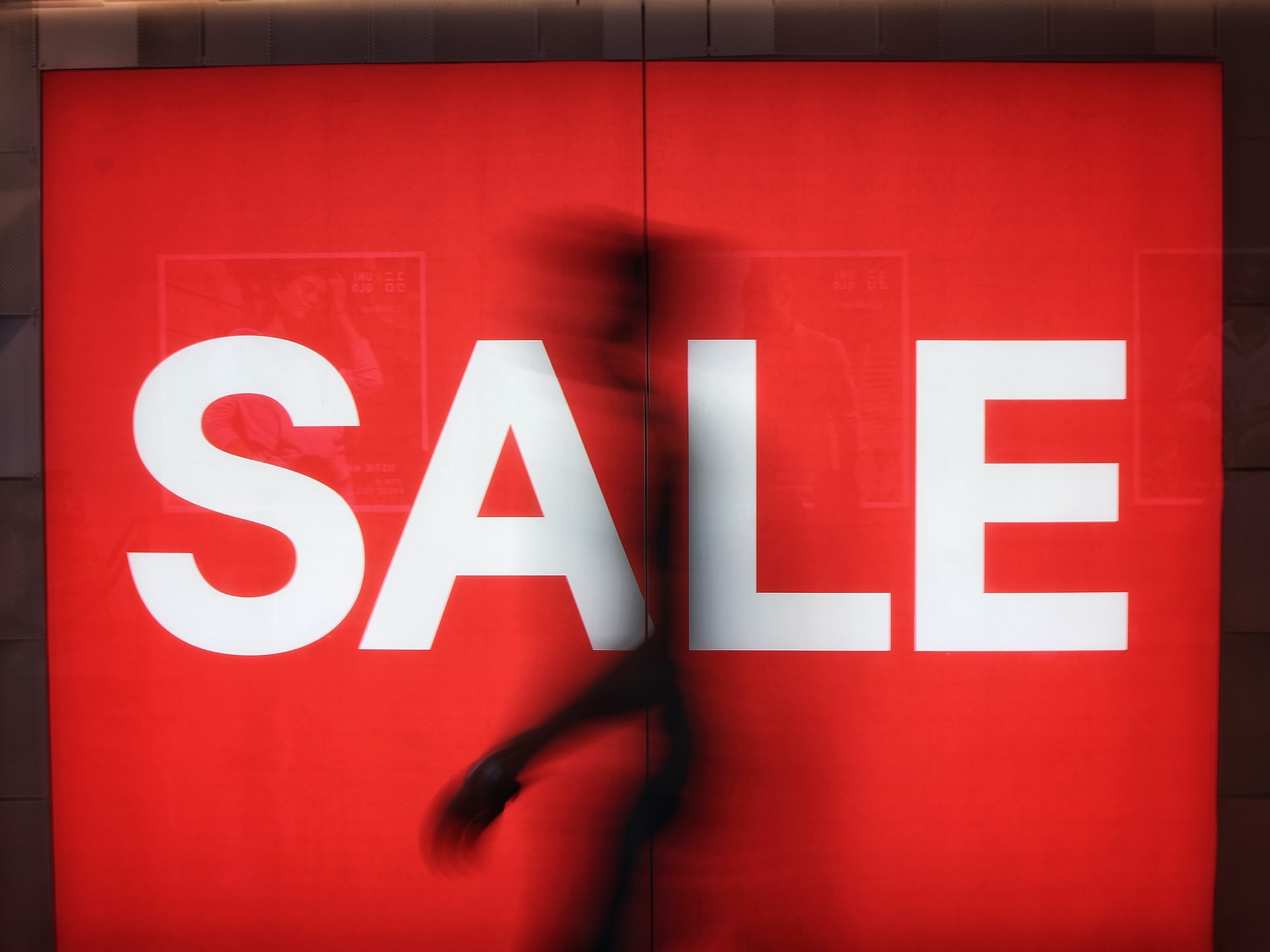 FREE DIGITAL SIGNAGE TEMPLATES: How to Attract Customers to Your Store with Retail Digital Signage