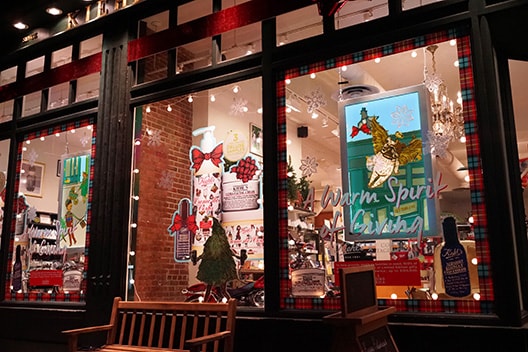 retail holiday digital signage